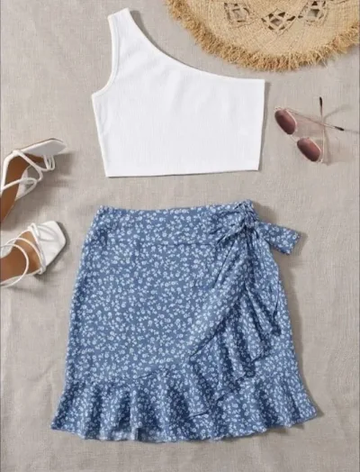Conjunto para dama color celeste y top blanco