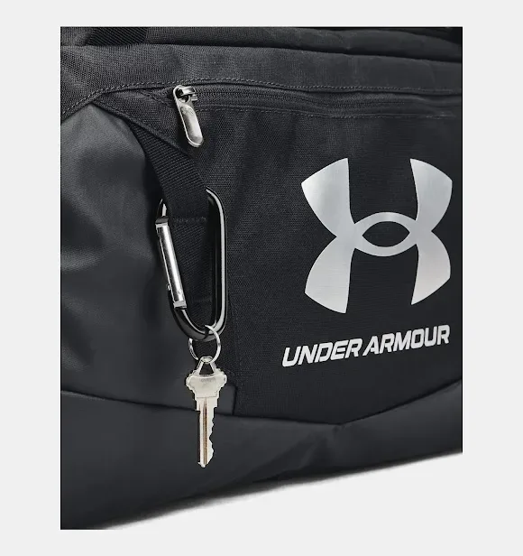 Bolso deportivo Under Armour color negro