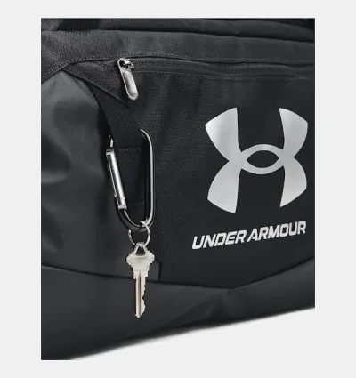Bolso deportivo Under Armour color negro