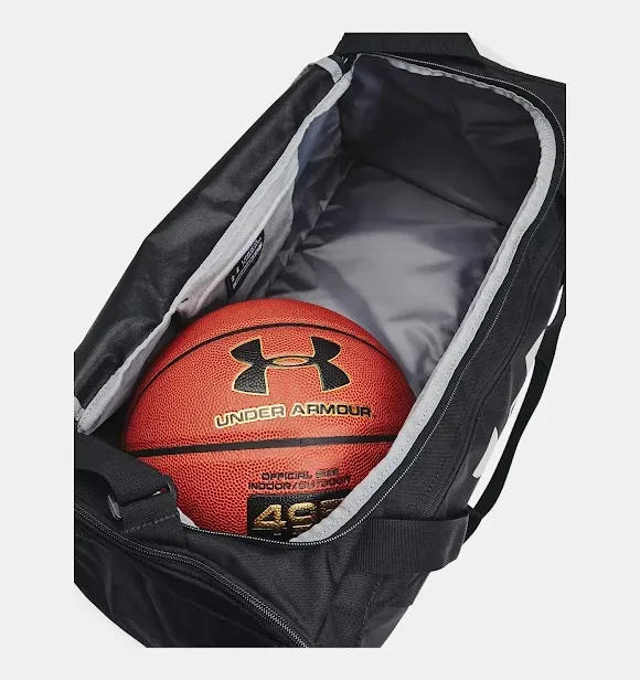 Bolso deportivo Under Armour color negro