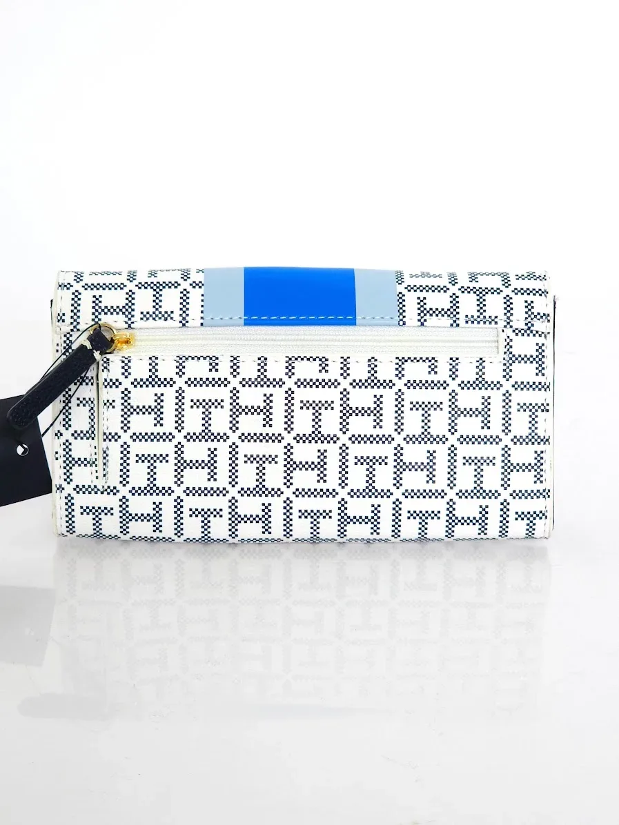 Cartera Tommy Hilfiger color blanco con detalle azul y celeste