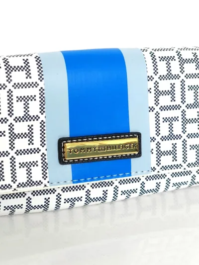 Cartera Tommy Hilfiger color blanco con detalle azul y celeste