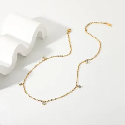 Collar de acero inoxidable para dama color dorado