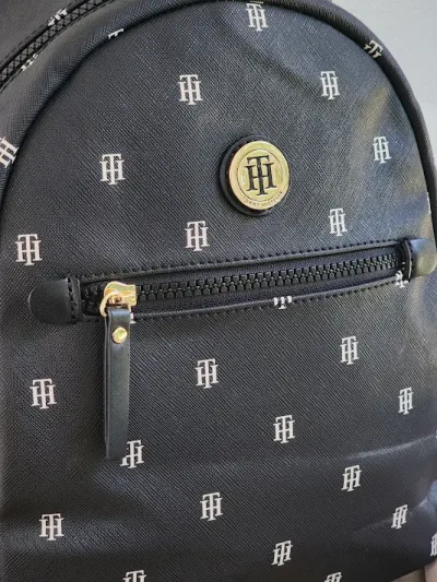 Bolso Tommy Hilfiger para dama 69J9640-00IEB8 COLOR NEGRO