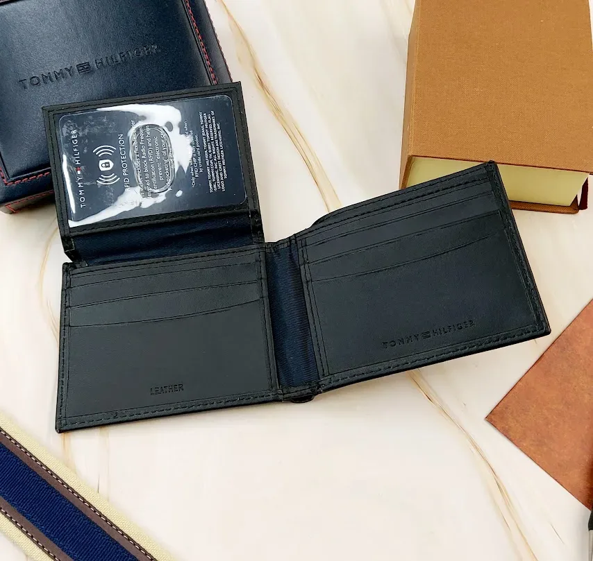 Billetera Tommy Hilfiger color negro