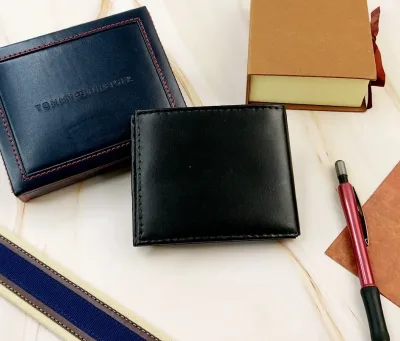 Billetera Tommy Hilfiger color negro