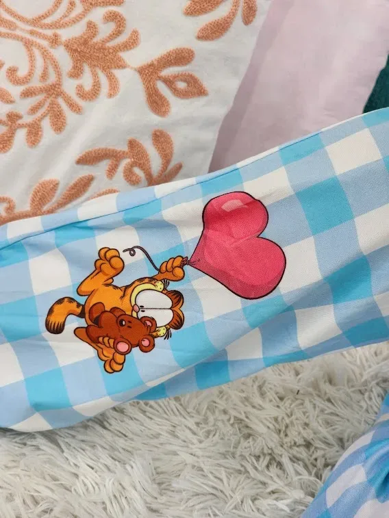 Pijama para dama con diseño de garfield