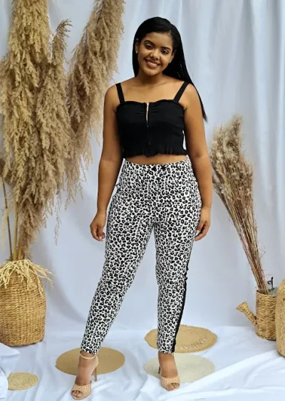 Pantalón para dama color animal print