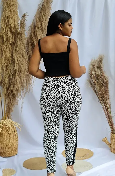 Pantalón para dama color animal print