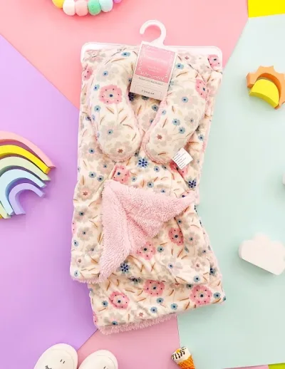 Conjunto de almohada y cobija con diseño floral multicolor