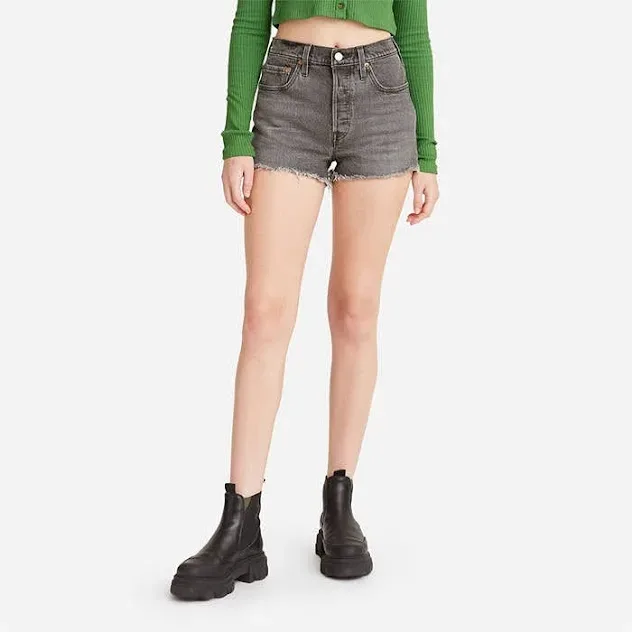 Short Levi´s para dama color gris High Rise 501-0240