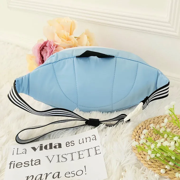 Riñonera Adidas para dama color verde celeste