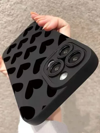 Funda para celular color negro diseño de corazones