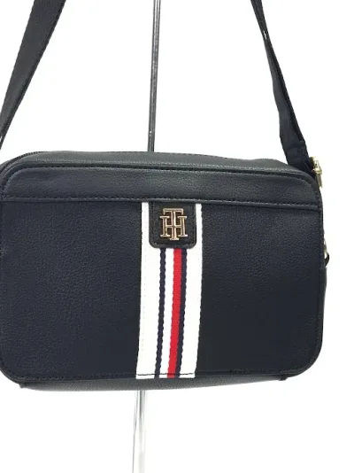 Bolso Tommy Hilfiger para dama color negro