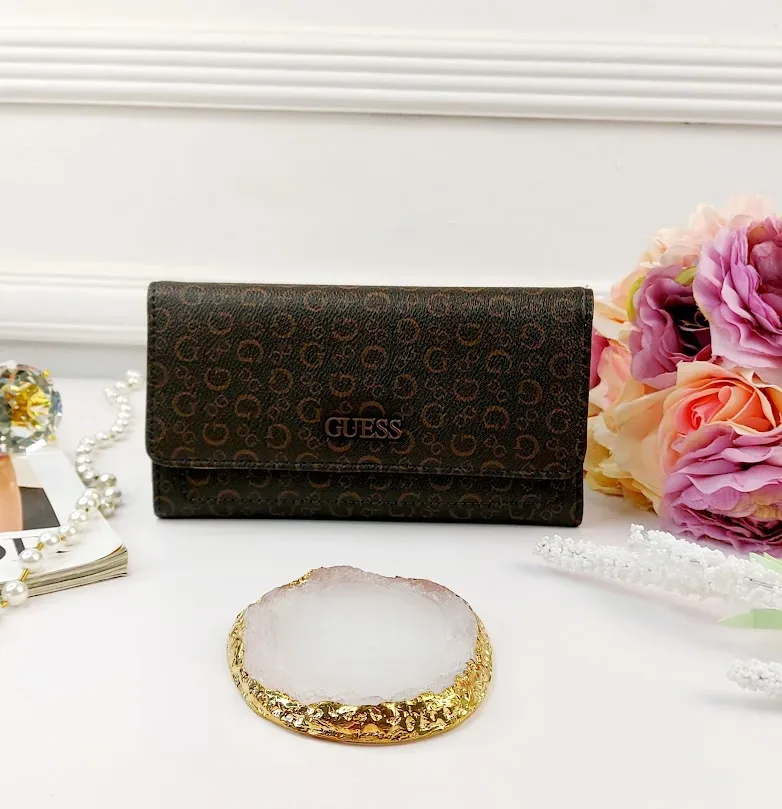 Cartera Guess para dama color café