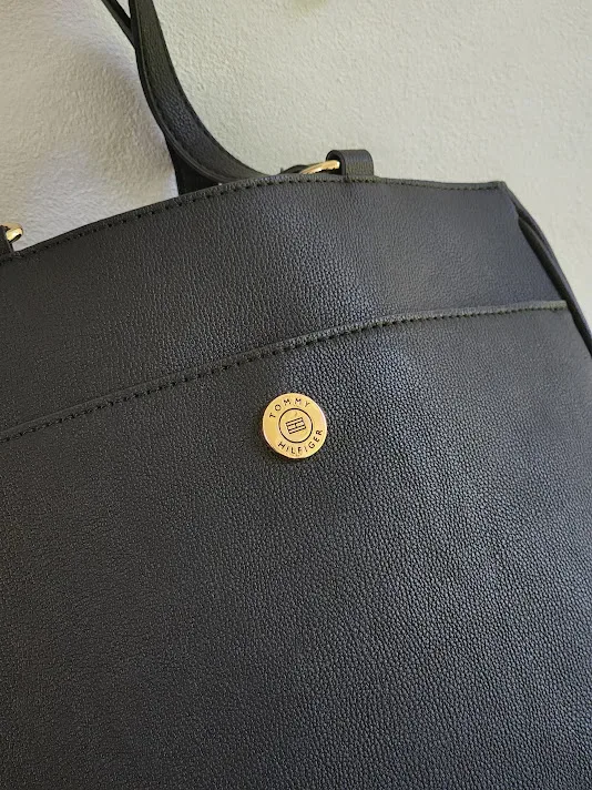 Bolso Tommy Hilfiger para dama 69JA9I5-00IUBI COLOR NEGRO