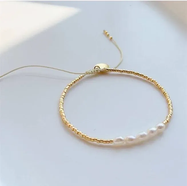 Pulsera minimalista para dama de perlas