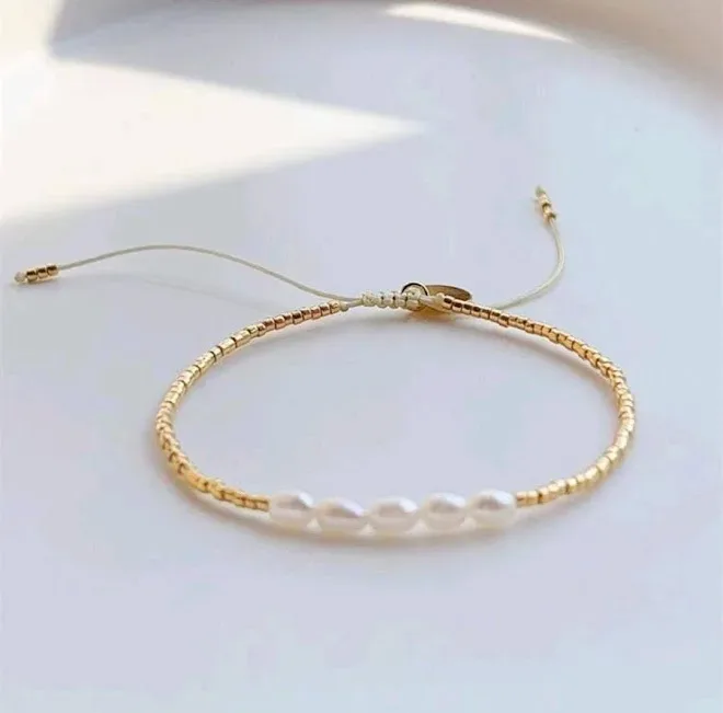 Pulsera minimalista para dama de perlas