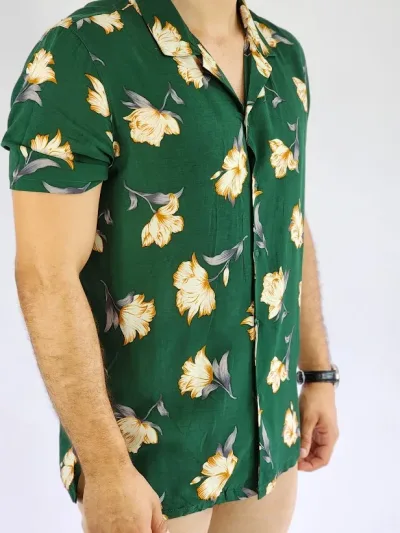 Camisa Touch and Go color verde con diseño floral