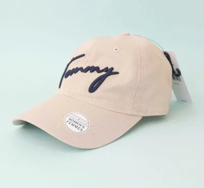 Gorra Tommy Hilfiger para dama color beige