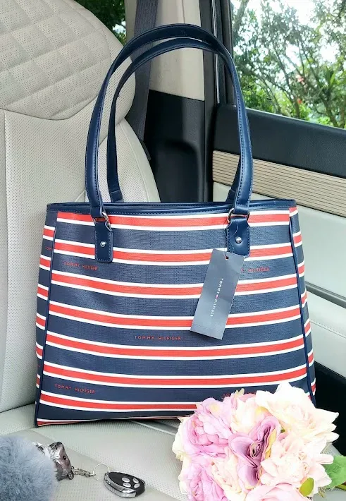 Bolso Tommy Hilfiger para dama diseño a rayas multicolor
