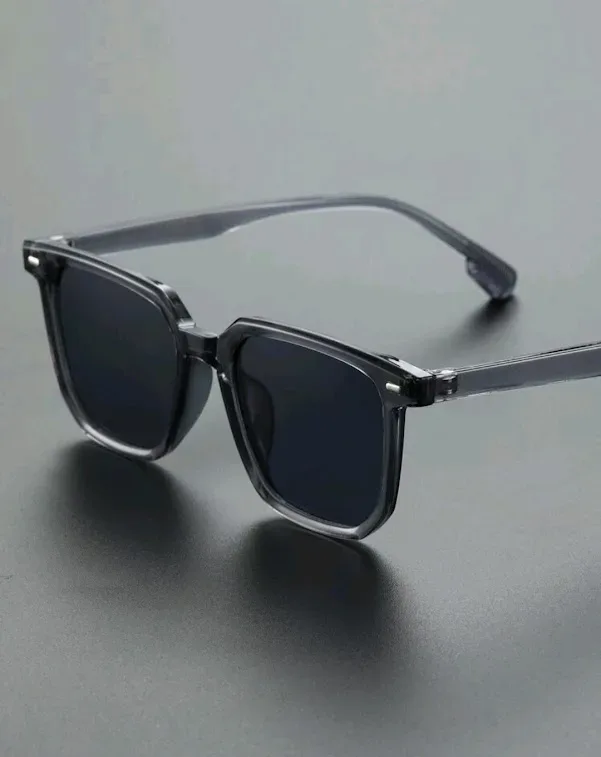 Lentes para caballero color negro con detalle dorados #5025