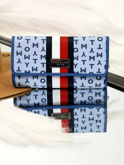 Cartera Tommy Hilfiger para dama color celeste