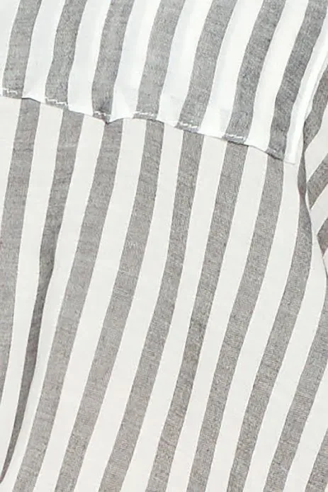 Camisa para dama diseño a rayas color gris y blanco