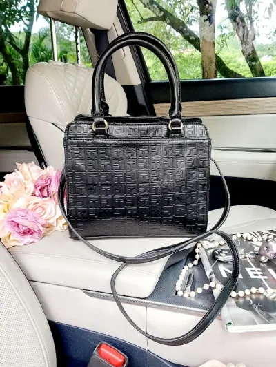 Bolso Tommy Hilfiger para dama color negro