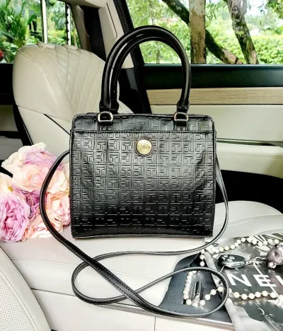 Bolso Tommy Hilfiger para dama color negro