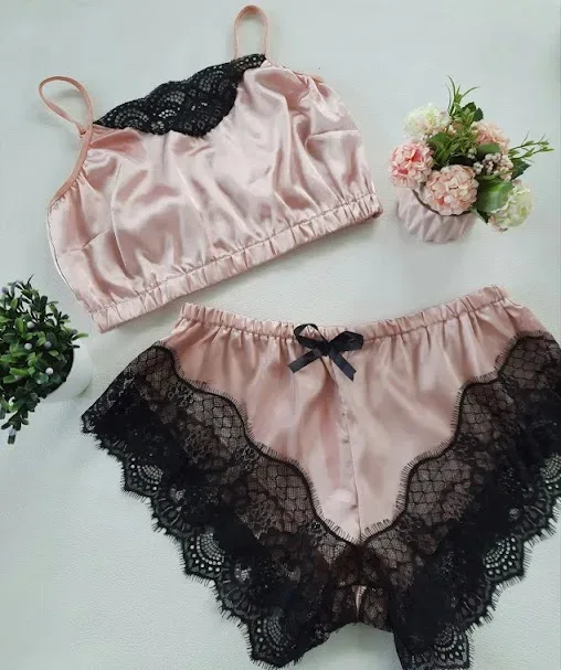Lencería para dama  color oro rosa