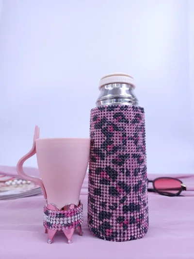 Termo botella con diseño de diamante y animal print..