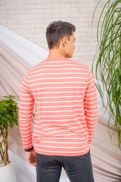 Camiseta Tommy Hilfiger para caballero con diseño a rayas