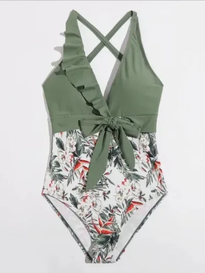 Vestido de baño para dama color verde con diseño tropical