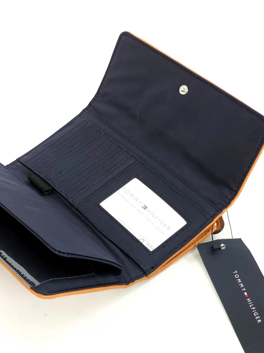 Cartera Tommy Hilfiger para Dama color beige