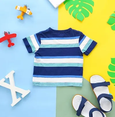 Camiseta para niño The Children Place a rayas multicolor