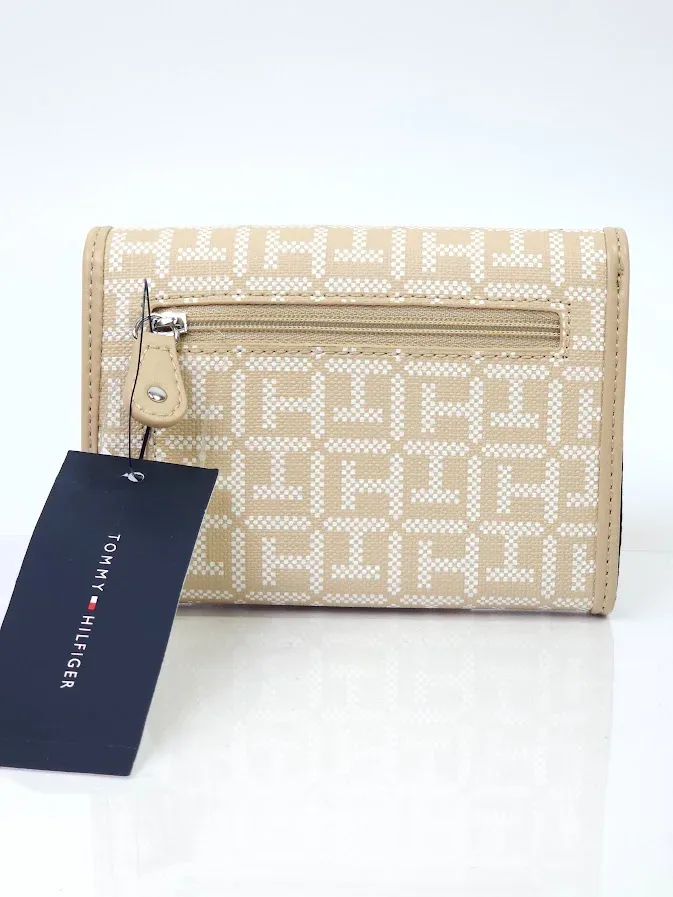 Cartera Tommy Hilfiger color beige