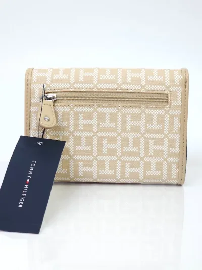 Cartera Tommy Hilfiger color beige