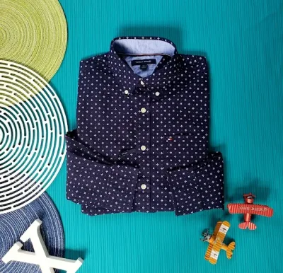 Camisa Tommy Hilfiger para caballero color azul con estampado