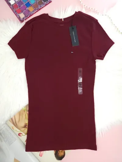 Camiseta Tommy Hilfiger para dama color vino
