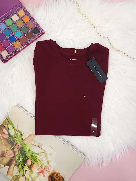 Camiseta Tommy Hilfiger para dama color vino
