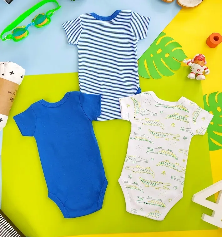 Conjunto de mamelucos para niño diseño de cocodrilo