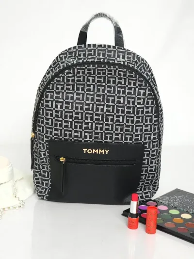 Bolso Tommy Hilfiger para dama color negro