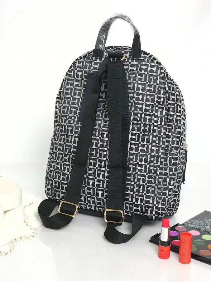 Bolso Tommy Hilfiger para dama color negro