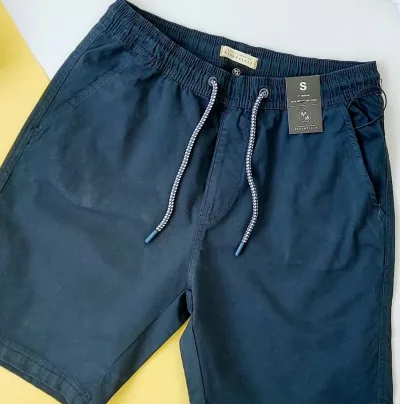 Short para caballero color azul oscuro