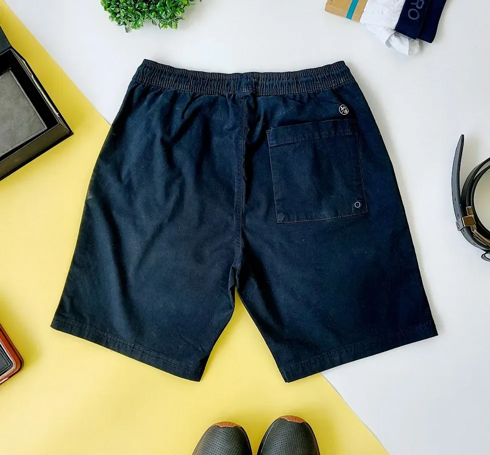 Short para caballero color azul oscuro