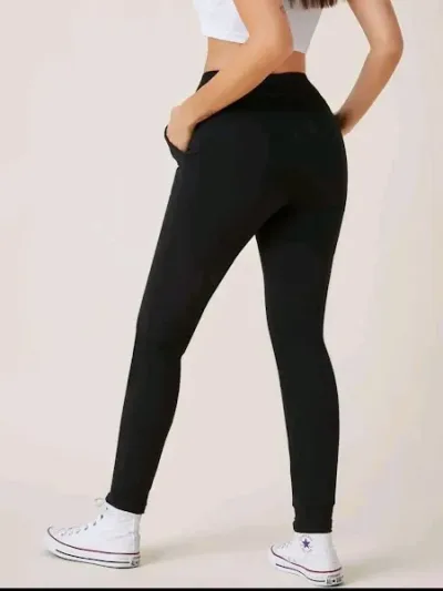 Pantalón deportivo para dama color negro