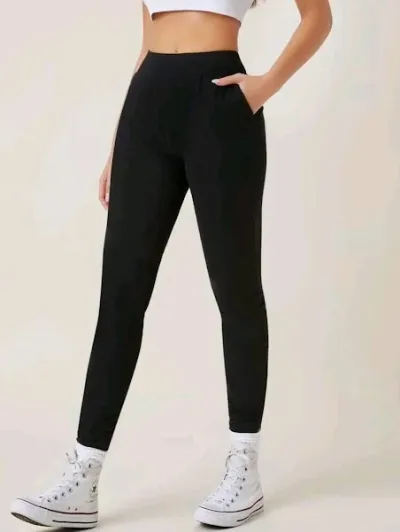 Pantalón deportivo para dama color negro