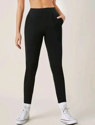 Pantalón deportivo para dama color negro