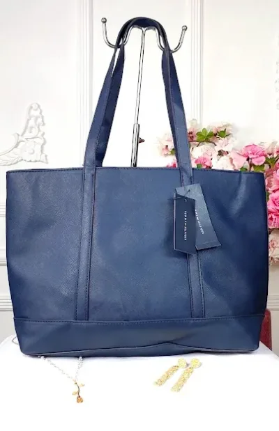 Bolso de hombro Tommy Hilfiger para dama color azul oscuro